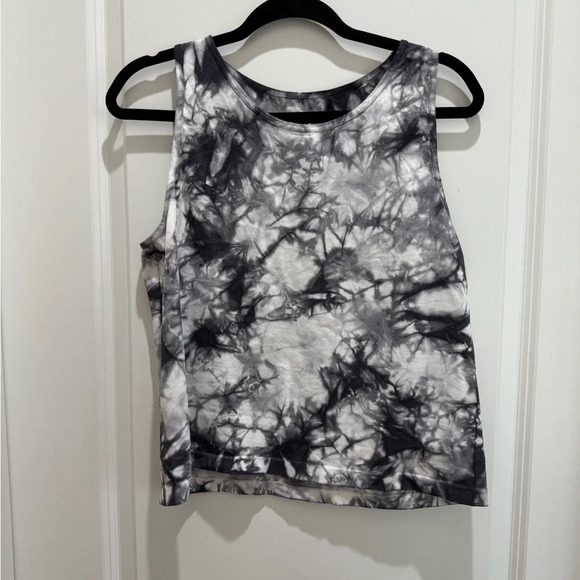 MAKE AN OFFER! 

Tangerine Black and White Layered Tank Top - Picture 7 of 7